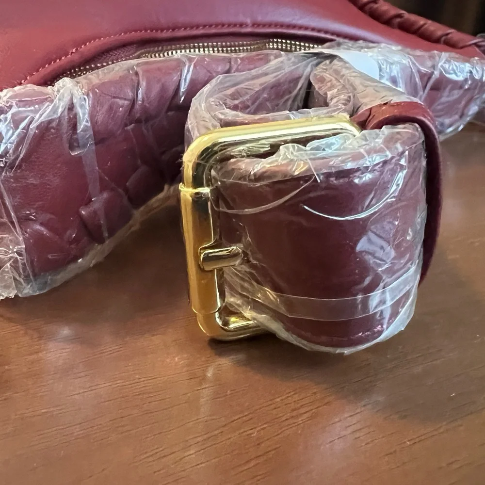 Jules Kae Zoa Red Hobo Shoulder‎ Bag Vegan Dust Bag Whipstitch Crescent Zipper